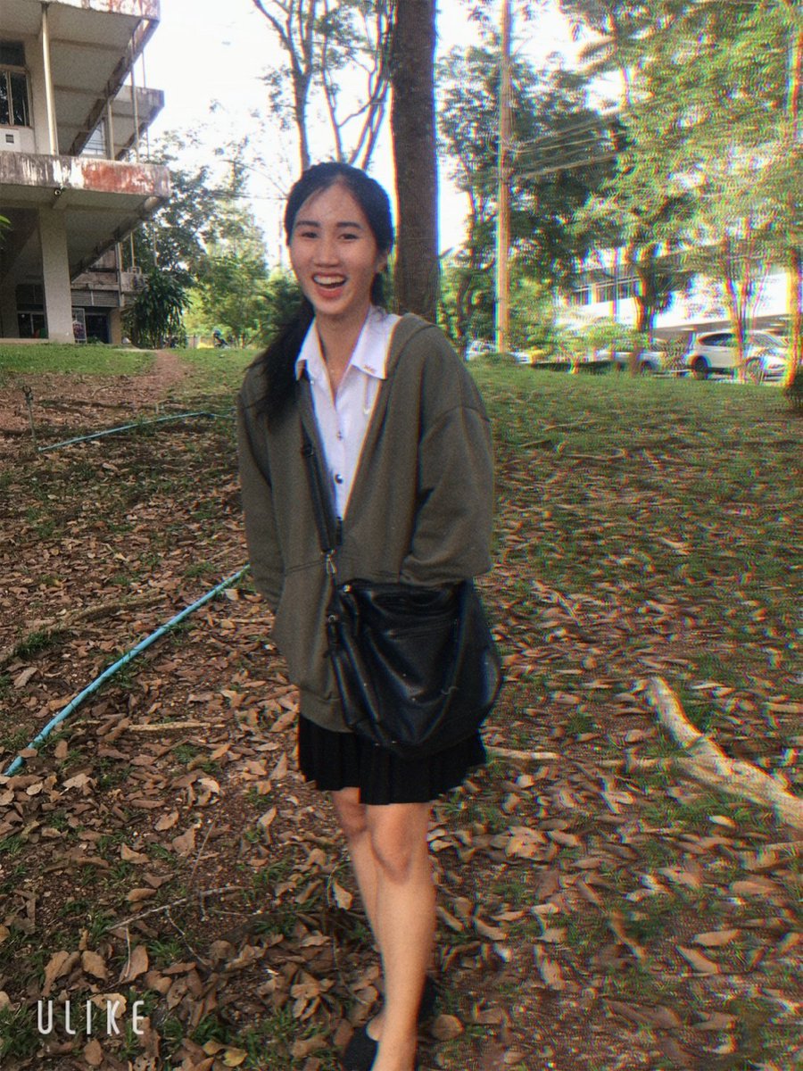 pinkaw___'s tweet photo. ดูมีความสุขดี🤣 https://t.co/2eYCyLSJcw