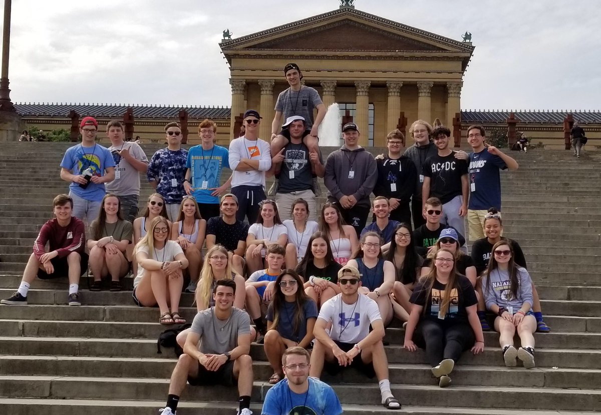 Batavia_BHS's tweet photo. Having a blast in Philly #bhsseniortrip2019 https://t.co/q4atp1AGba