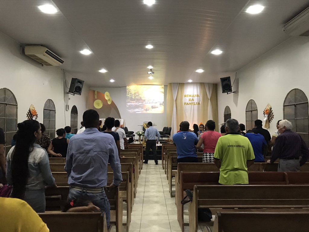 pr_pimentel's tweet photo. Final de semana da FAMÍLIA no distrito de Santa Tereza em Boa Vista. Familias de Roraima pra Jesus!
#ORefugio
#Família
#AAmaR https://t.co/4g9eHmnxcQ