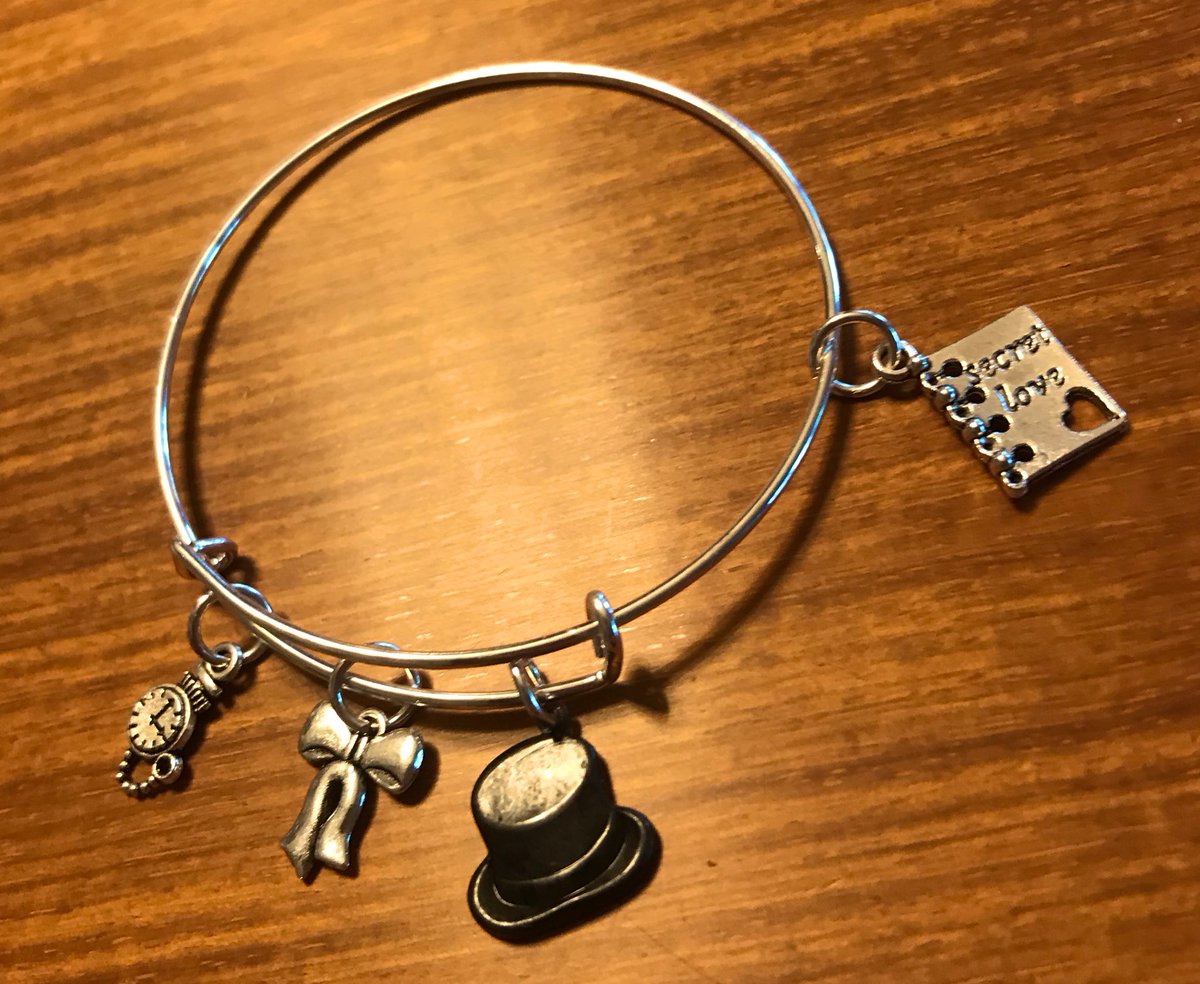 walksterfans's tweet photo. Remember I told you Jacks to stay tuned? In honor of Pride π³οΈβπ Iβll be giving away this Lister bracelet inspired by #GentlemanJack π©
Fave/Follow/RT for a chance to win! You have 72 hours! #DapperJack https://t.co/peLCYzXxiX