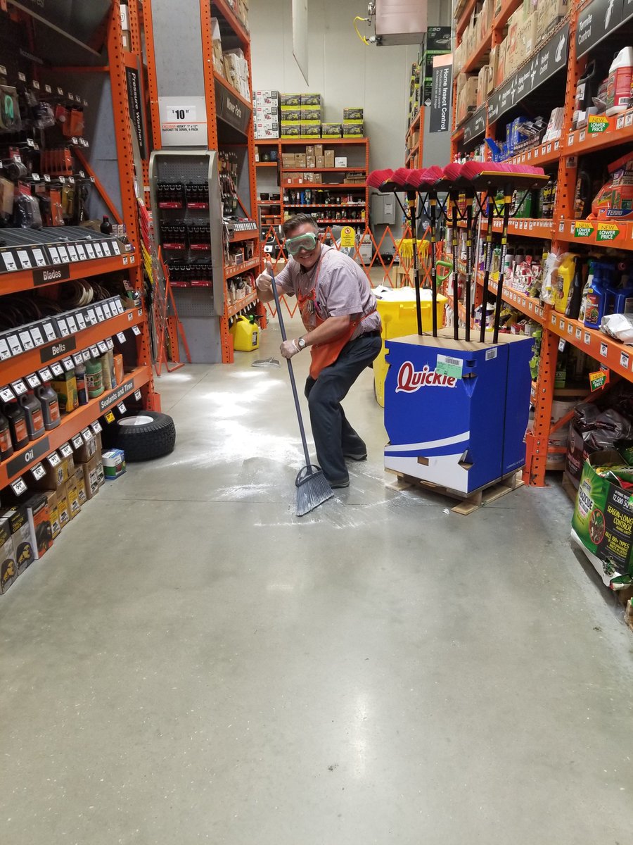 Rana_Marrie's tweet image. You never know when you'll need a stocked PPE station! Thanks @kevin_mandigo for working safe! #keepitfull #itonlytakes10seconds #safetyselfieNP @MattWorkmanTHD @XLeiker @KellyConnors7