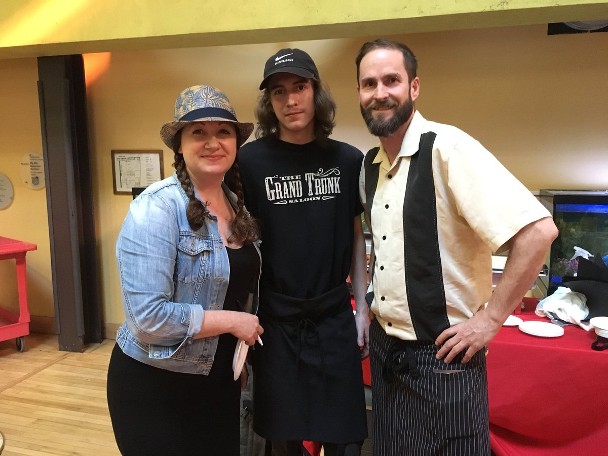 Cherry bomb pulled pork tacos from <a href="/KWGrandTrunk/">Grand Trunk Saloon</a>... so memorable! So tasty! #MealsonWheels #fundraising <a href="/CSCMOW/">Community Support Connections</a>