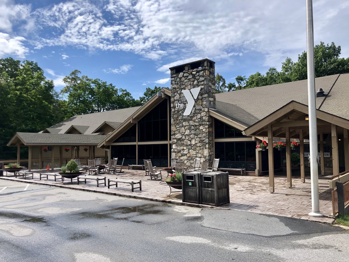 drjonthemove's tweet photo. Out at the beautiful  @YMCABlueRidge for the Duke STEM D&amp;I retreat this wknd. #DSDI2019 Already having a great time w/these PhD students. They even got me to come out of retirement! 🏀⛹🏾‍♀️😂 #myteamwon #braggingrights #bringontheice #bringhelp https://t.co/7rblQesNVB
