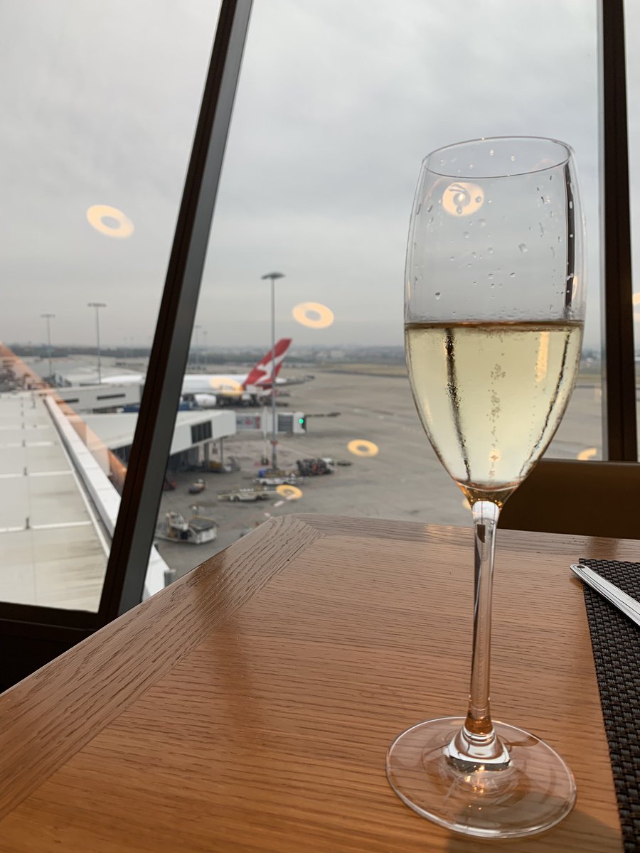 brookeamabry's tweet photo. Thank you Katherine and Eros @Qantas premium domestic lounge. You demonstrated great #CustomerService and made a terrible experience become a positive one. #Grateful https://t.co/rEsw9cTck2