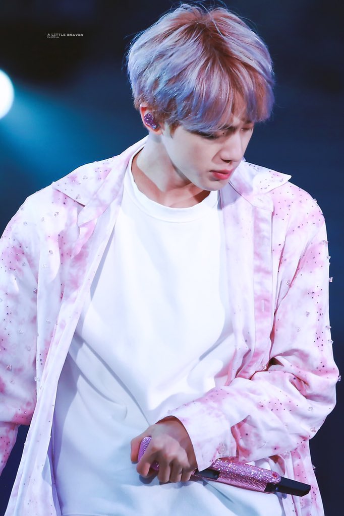 ALittleBraver92's tweet photo. 190607 SYS in Paris #Jin #진 #석진 #김석진 @BTS_twt https://t.co/M9Zny7Iqe8