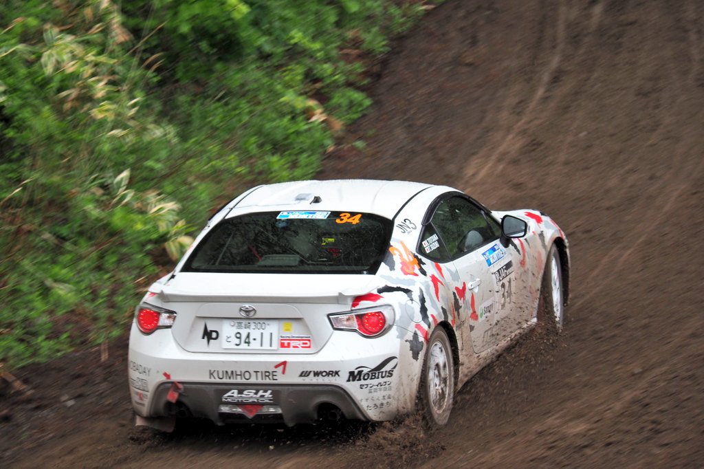 arumo2's tweet photo. SS3 スポーツランド信州 JN-3 #34 戸塚 和幸 / 鈴木 隆宏 組, team kazu motersport×ガレージメビウス 86.
#全日本ラリー #JRC #モントレー https://t.co/OWuUVt75qU