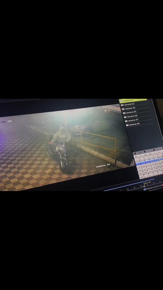Hace un par de horas me robaron la moto en la que me manejaba todos los días. Fue frente a mi laburo, Kepler SA, Mcal Estigarribia c/ Pitiantuta. Estas imagenes obtuve del sistema de seguridad, les agradecería que difundan.
m.facebook.com/story.php?stor…