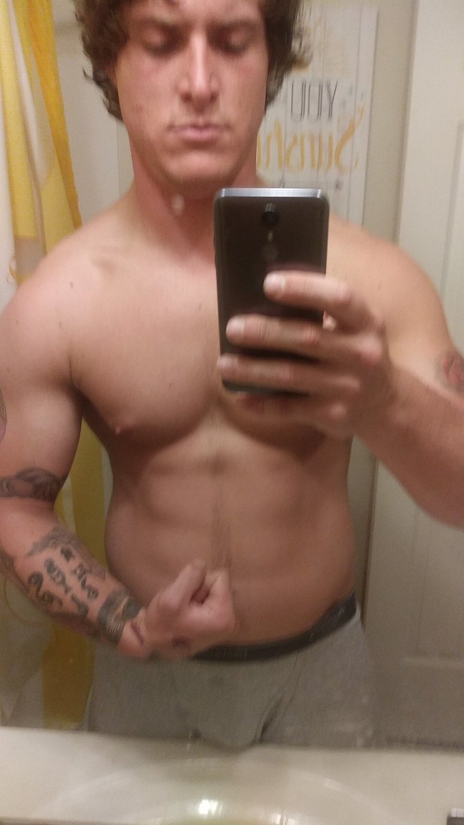APOAT9's tweet photo. @rihanna 178 lbs 26 yrs old occupation poat https://t.co/MiCWZ4UszL