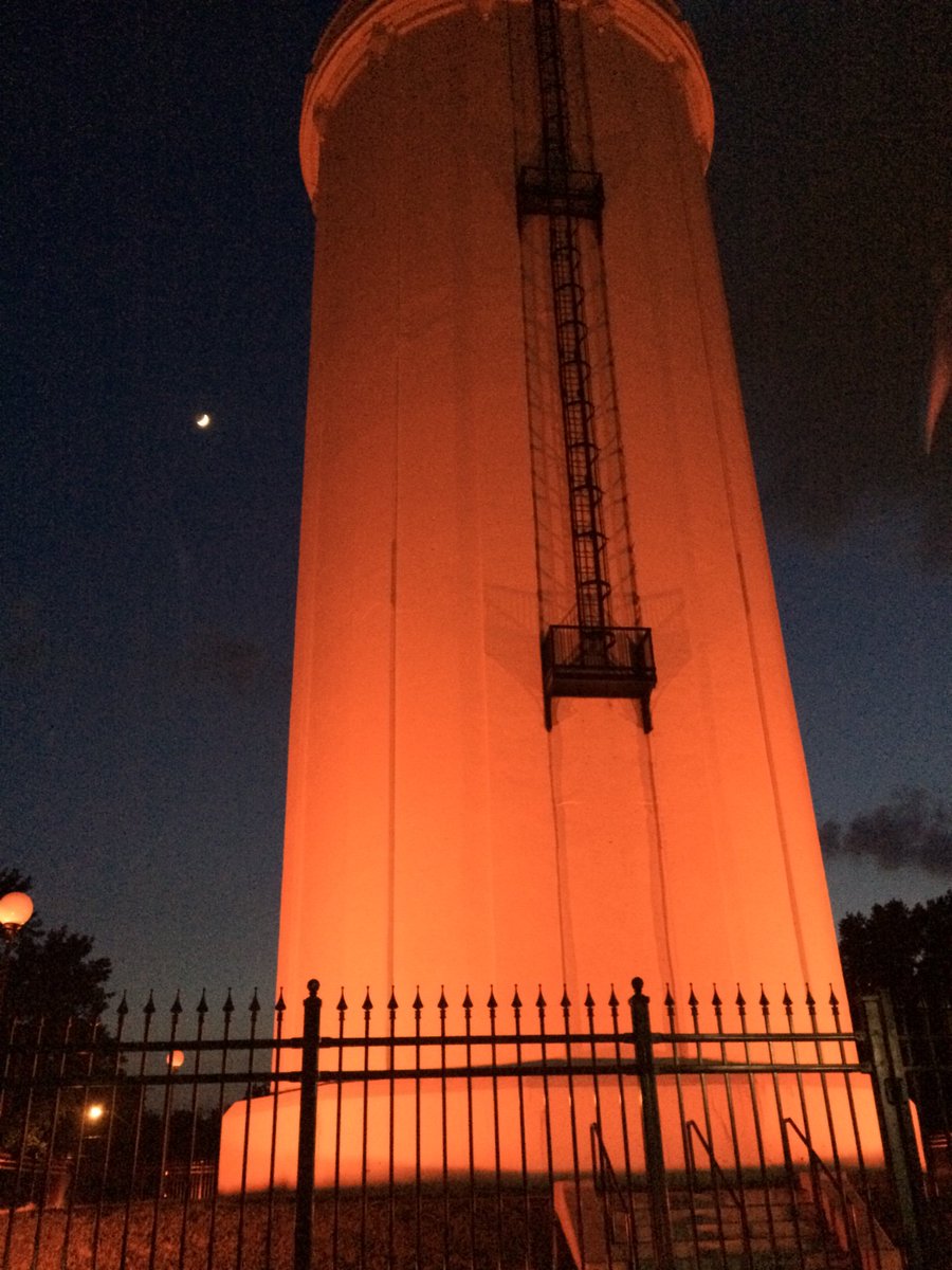 Kansas City Missouri lit up orange for gun violence awareness #waldotower #WearOrange <a href="/MomsDemand/">Moms Demand Action</a>