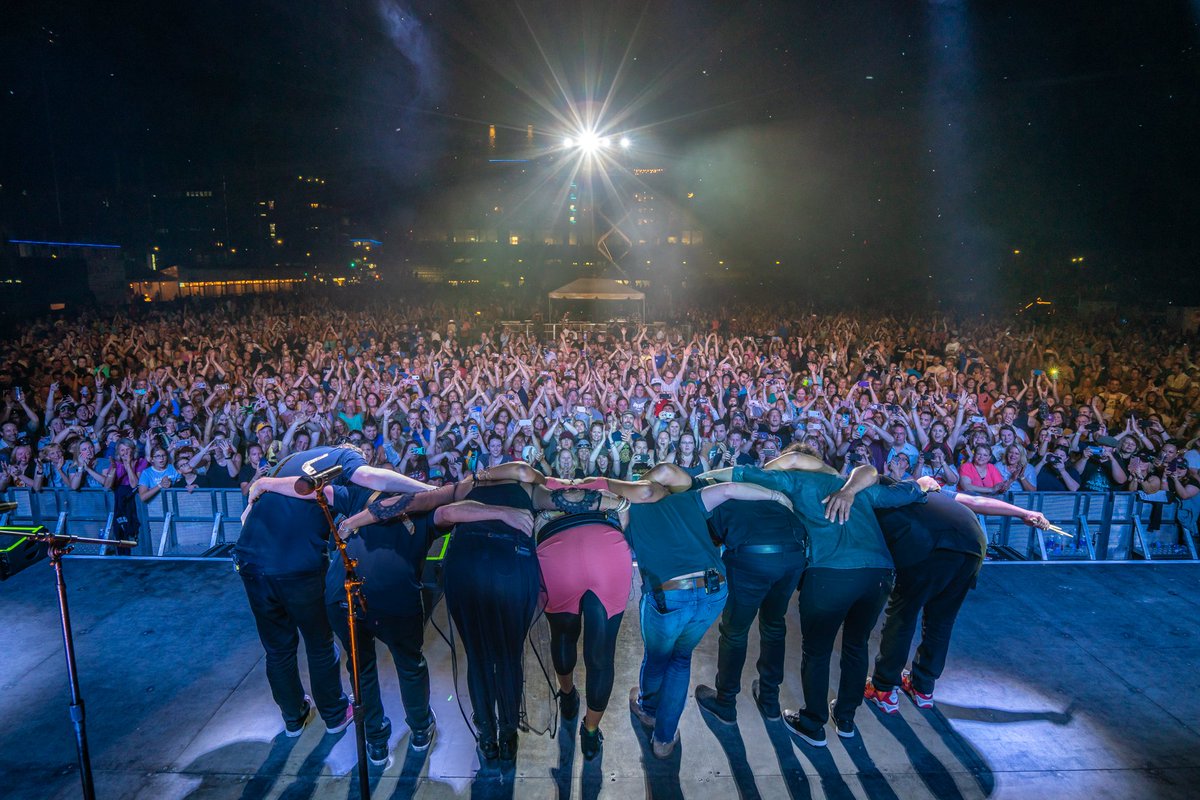 Rob Thomas tweet media