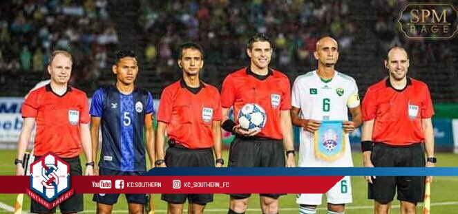 【列文領軍首回合失利】

列文以隊長身份帶領巴基斯坦在世界盃亞洲區外圍賽第一圈作客柬埔寨，結果首回合以0:2落敗。

11/6舉行的次回合，將會移師卡塔爾舉行。

#冠忠南區
#冠忠巴士
#團結一致乘風破浪
#發放正能量
#WeUniteAsOne
#wethesouth
#southforone
#世界盃亞洲區外圍賽
#2022世界盃