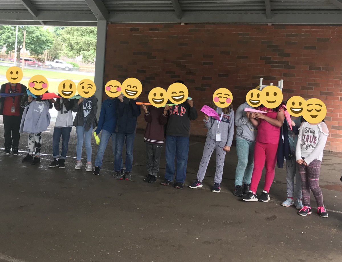 MrsBriem's tweet image. In prep for our trip to Pearson Air Education Center next week, today we learned about the four forces on an airplane. Then, we made our own planes and saw these forces at work! #pawesome #huskylearning @Wash_HuskiesVPS