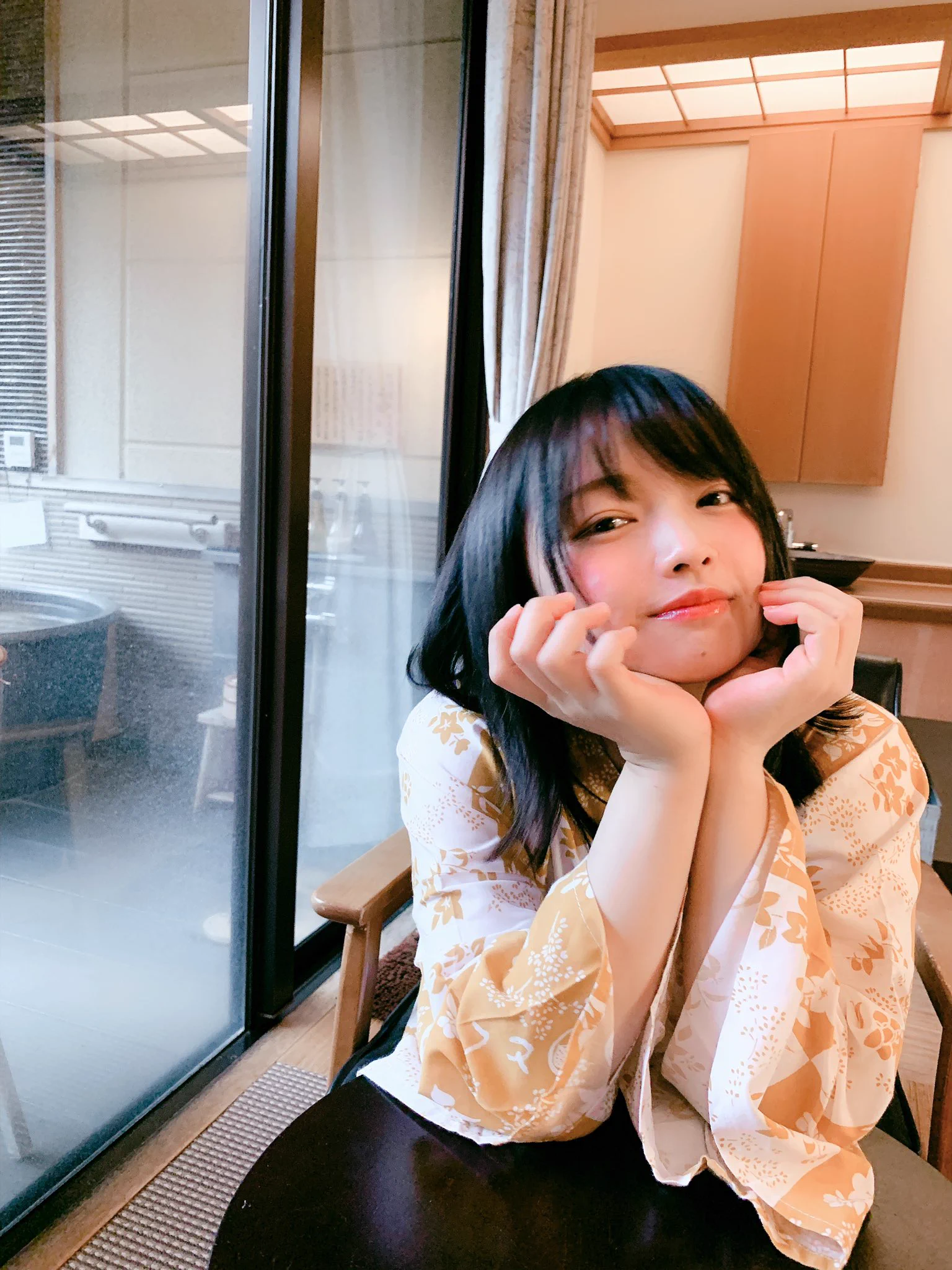これが同一人物⁉カラコンと髪型で女子の印象は変わる！