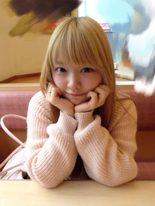 これが同一人物⁉カラコンと髪型で女子の印象は変わる！
