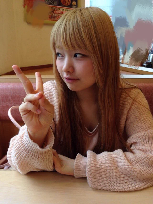 これが同一人物⁉カラコンと髪型で女子の印象は変わる！