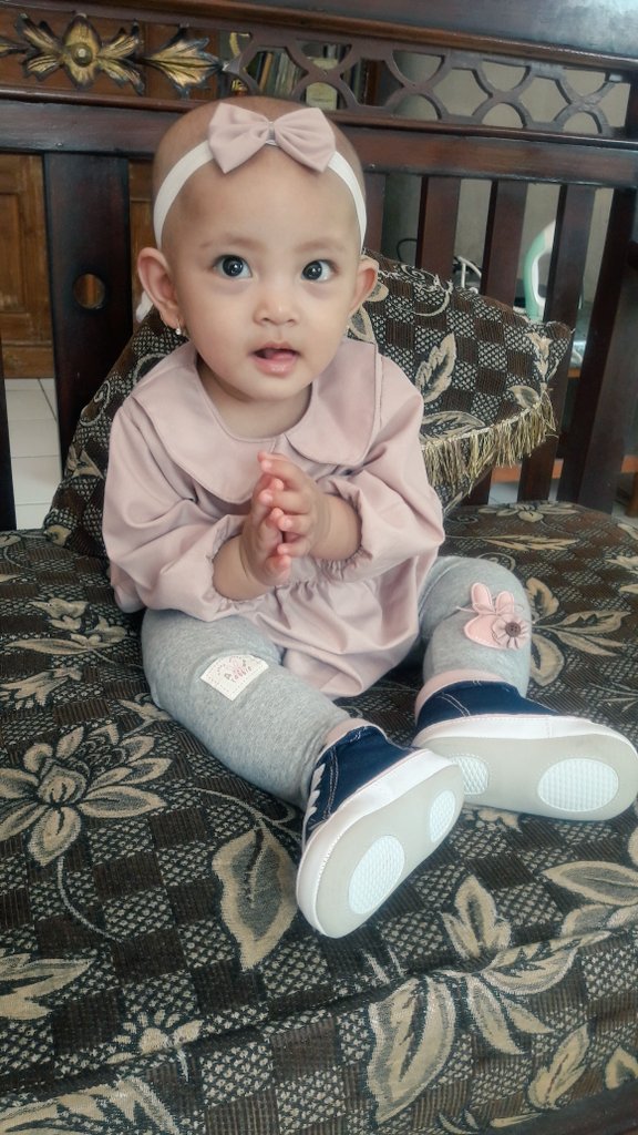 setiken's tweet photo. 》Masih suasana Lebaran《

Kepada om dan tante semua dan Masyarakat Dumay...

Saya bersama Ayah dan Bunda mengucapkan:

" Selamat Hari Raya Iedul Fitri.
Mohon Maaf Lahir dan Batin"

Semoga kita menjadi pribadi yang lebih baik setiap waktunya. https://t.co/F85UvBVlDX