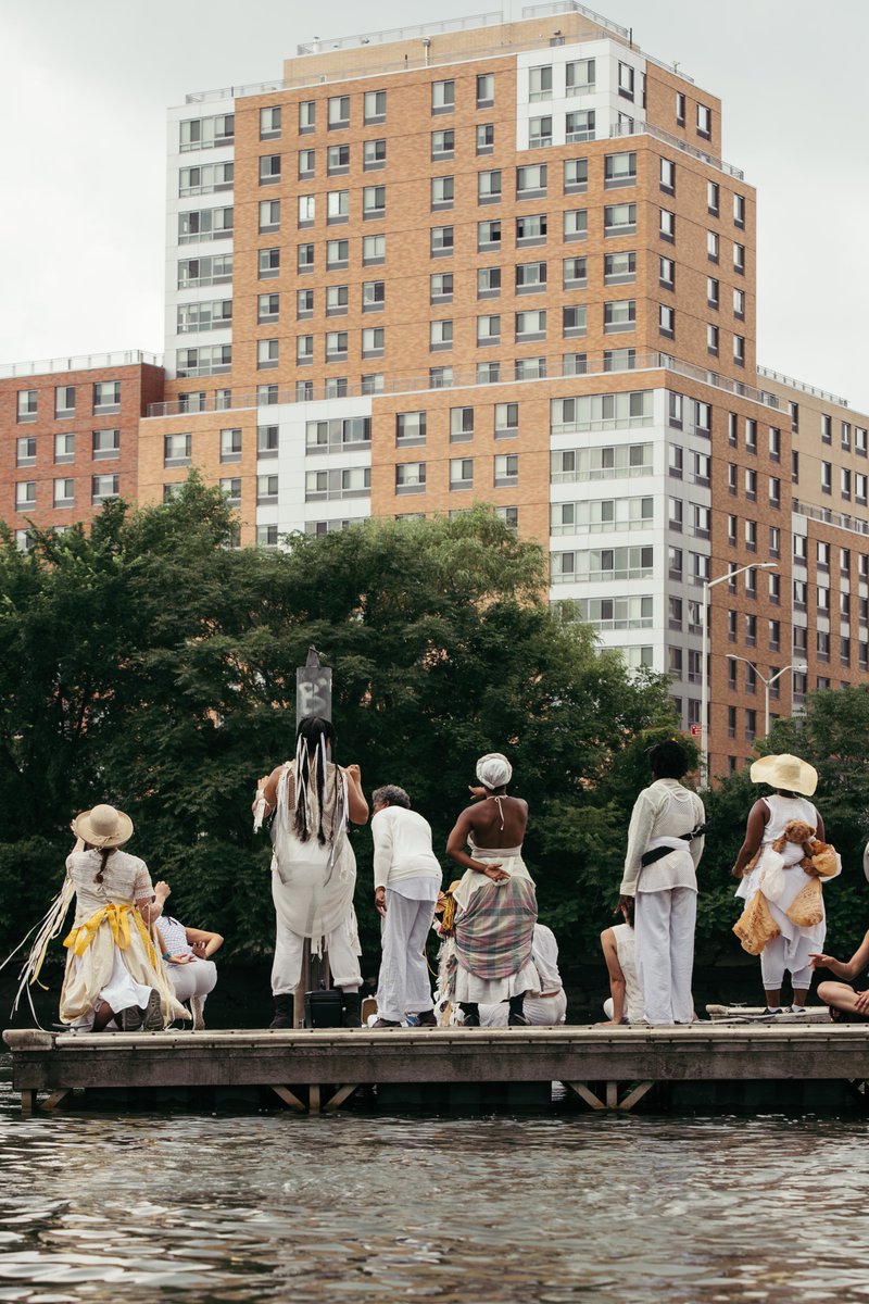 AngelasPulse's tweet photo. #FlashbackFriday to #BuildingaBetterFishtrap at the #BronxRiver! A year later we still remember all the beauty and history of that space.
What do you remember from Fishtrap on the River? What do you carry with you?
#FBF #lookingback #memory #meditation 📷 : Erik Carter https://t.co/co7D0jObfr
