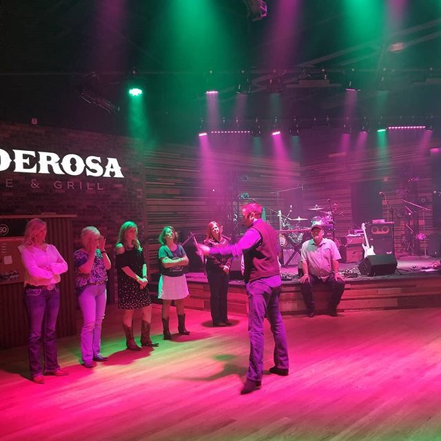 ponderosalounge's tweet photo. Luke showing them how the country two-step is done #CountryTwoStep #Pondo50 #PondoStyle https://t.co/AwSS8c78zo https://t.co/JDxo1lWu0i