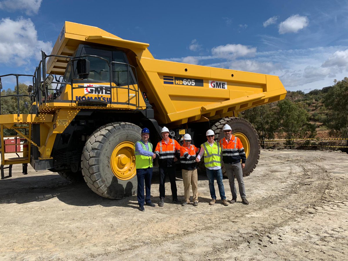 im_mining's tweet photo. .@WResourcesPlc has awarded the #LaParrilla #tungsten #mine #mining contract to General de Maquinaria y Excavación (#GME). The fleet includes three 60 t @KomatsuMining #HD605 trucks & a @Liebherr #hydraulic #excavator which are all in place #futureofmining https://t.co/A5XRiBth8V https://t.co/pD8UfzjUGC