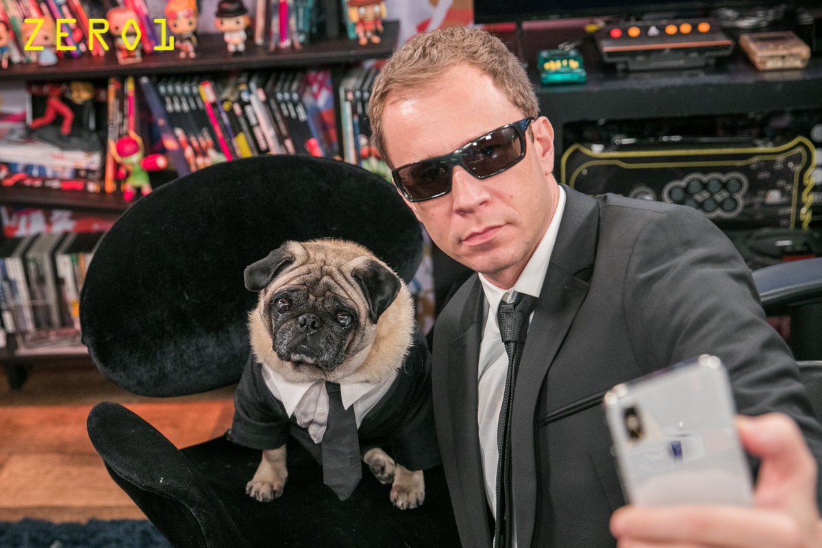 zeroumoficial's tweet photo. Uma selfie internacional passando pelo seu feed para dizer que no #Zero1 deste sábado, 8/6, tem entrevista com esse pug sobre MIB: Homens de Preto - Internacional 🐶👽  → https://t.co/MA6U6mj4JG

#HubZero1 [📷: Raquel Cunha/ TV Globo] https://t.co/ciBfTVarn8