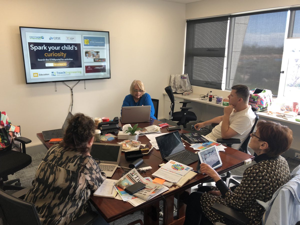mareewhiteley's tweet photo. EveryBit Counts as @rmckean @cserAdelaide shares real world solutions-based T & L in Geraldton #carnivalofcomputing https://t.co/jzUxVjOBQf