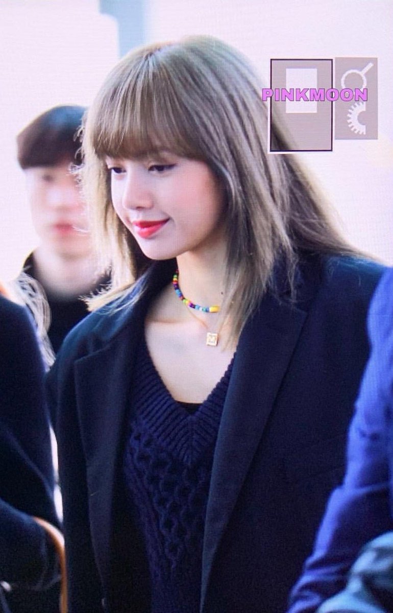 YinWarwhereWar's tweet photo. รักมากมากน่ะคุณ 🤟🏻 #BLACKPINK #3YearWithLisa https://t.co/zkFzYTvjCE