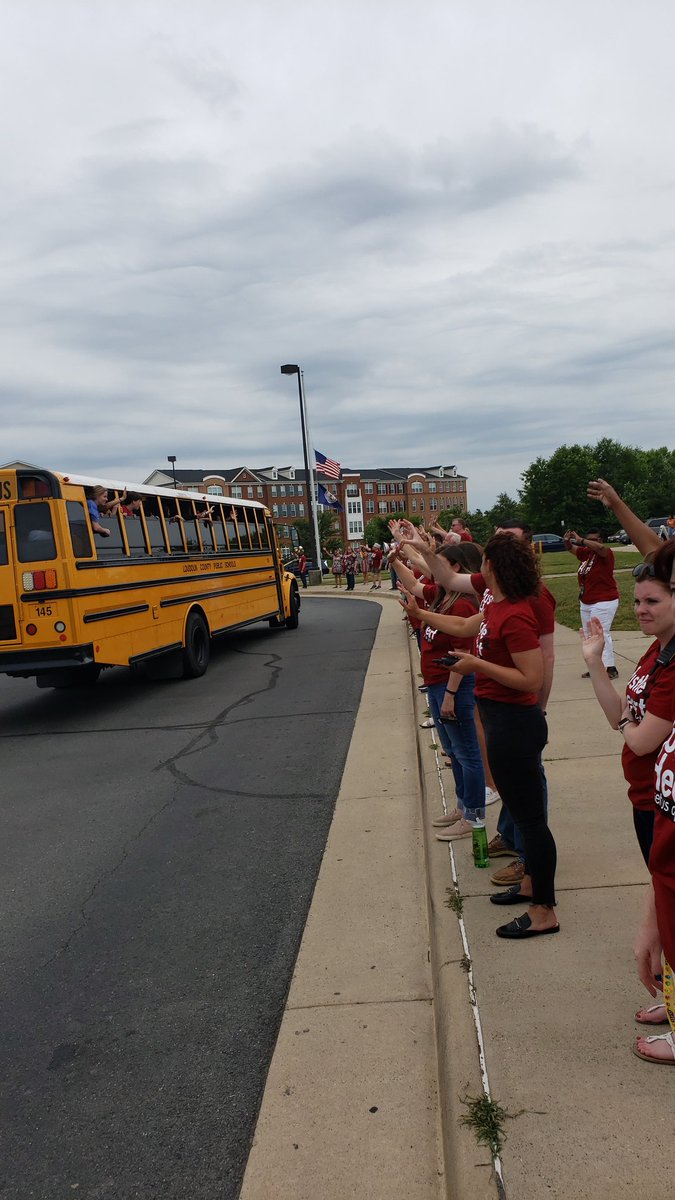 Wow! Did we really say goodbye to our students today? It seems like we just rolled out the red carpet to welcome them back. Best wishes to our 8th graders as they RISE as a Phoenix! #Year15inTheBooks @StoneHillMiddle @kanneclark @EdChiLCPS @Royster_SHMS @KRobucci @D_Bauer12