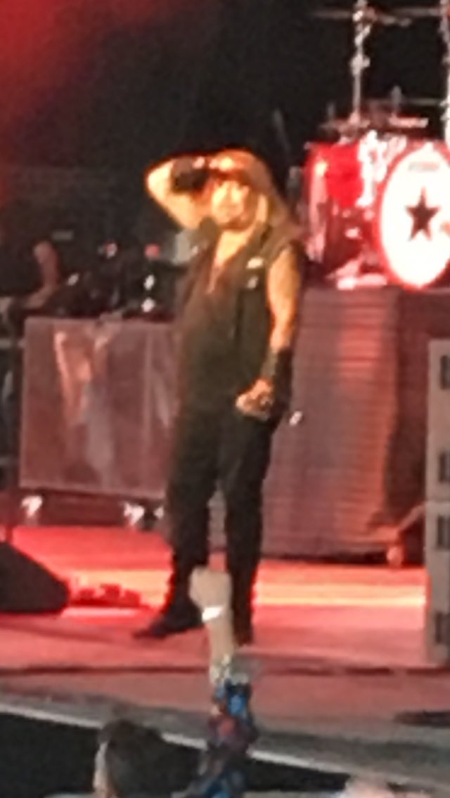 eemmal593's tweet photo. Vince neil “1991” vs vince neil 2019. There is a reason to not stop doin drugs and rockin out!!! No brainee!!! https://t.co/J76pKBGmyt