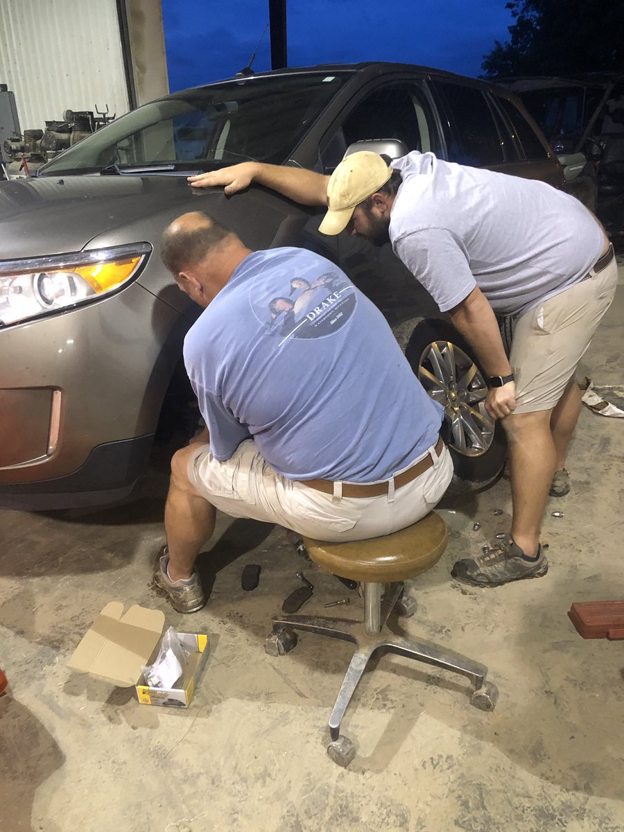 KristinLong2015's tweet photo. Thankful for the best future husband and father-in-law for always being willing to do whatever I need even at 9 pm on one of their very few days off in the summer. 

Oil Change ✔️
New Brakes ✔️
New Windshield Wipers ✔️ https://t.co/7pbReS37o8