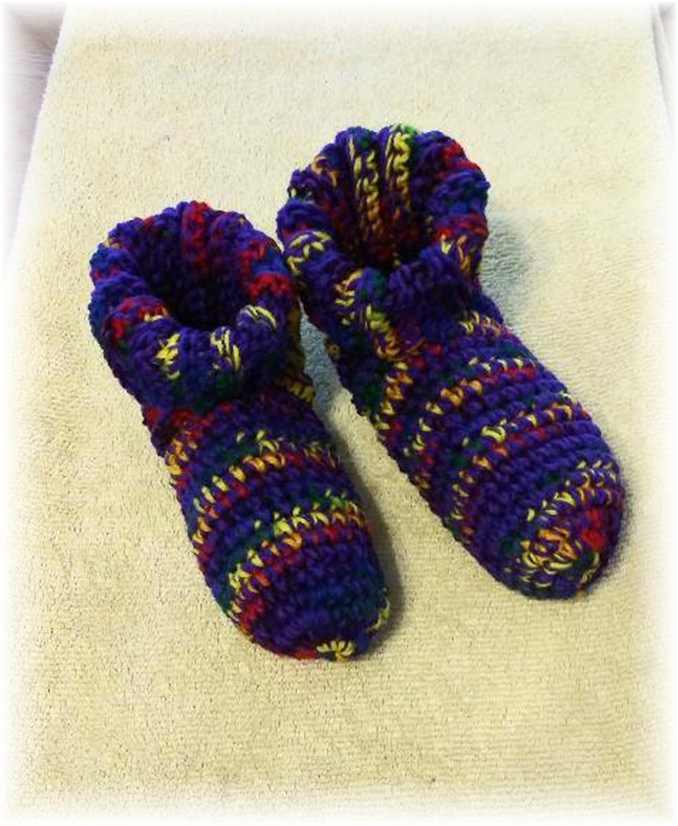 debscrochet's tweet photo. Excited to share the latest addition to my #etsy shop: Crochet Slipper Bed Socks Booties - Size 9 - 10 https://t.co/kKlD1084AT #clothing #shoes #purple #rainbow #size910 #pottiteam #debbiecrochets #crochetbooties #lbgtq https://t.co/Yd8Gwp3OSX