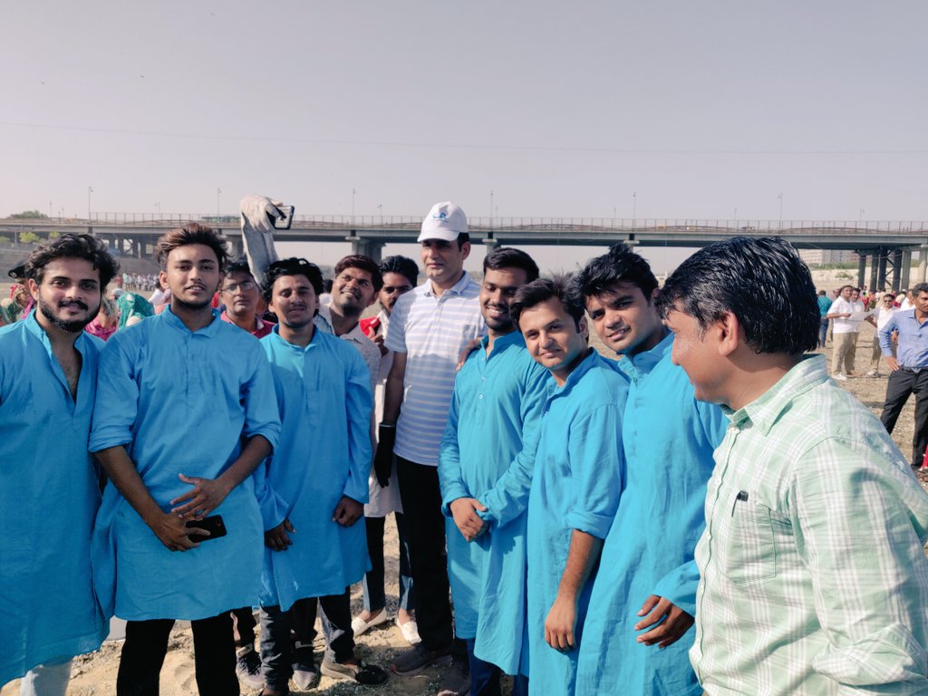 chhaap05's tweet photo. Glad to participate in the passionate drive of Ahmedabad to clean the Sabarmati river.
We duly support the noble initiative by @AmdavadAMC and Shri @vnehra

 #SabarmatiMahaAbhiyan #savetherivers #SwachhSabarmatiMahaAbhiyaan #swachhamdavad #apnuamdavad #merichhaap https://t.co/9eifCFf0E3
