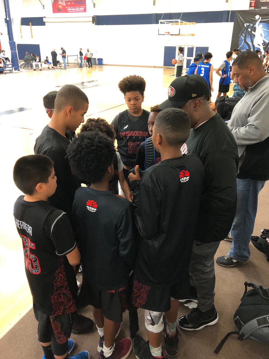 Listen up fellas...we gotta play hard and get this win!!!  

#PasadenaElite🏀🌟 #CityOfTheRoses🌹#StudentAthletes #Ballers #Pasadena 
#Athletes #WeAllWeGot #Educated #Hoops #Determined