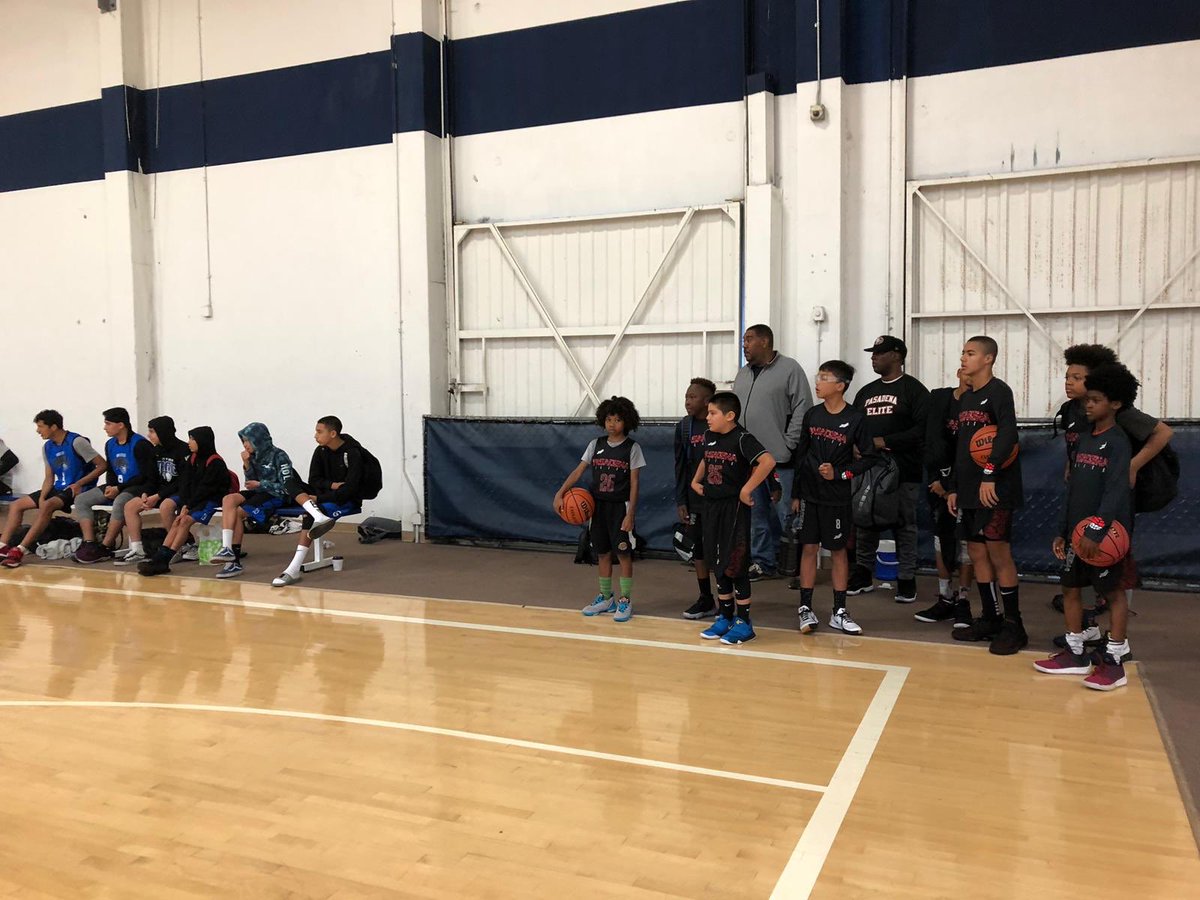 #PasadenaElite 🏀✨
•
•
#Family #BallIsLife #Pasadena #CityOfRoses #Basketball #Blogger #Workout #NBA #BasketballNeverStops #BasketballGame #BasketballSeason #BasketballPlayer #BasketballTeam #TeamMates #BasketballTraining #InstaBasketball #Fitness #Training #Healthy #Ballers