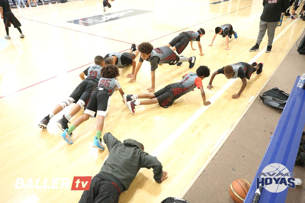 Can’t forget those push up!! Build those muscles!!! 

#PasadenaElite🏀🌟 #CityOfTheRoses🌹
#BasketballSeason #Sports #SlamDunk #BasketballTeam #BasketballTraining #Smart