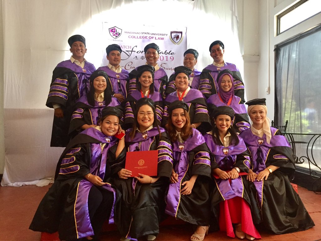 DaveGretel's tweet photo. Congrats! Una lang moh, guys. Kami nah pud sunod! See u sa barops.
#BatchFormidable2019
#PreCommencement
#CollegeOfLaw https://t.co/2a3cgRi9VN