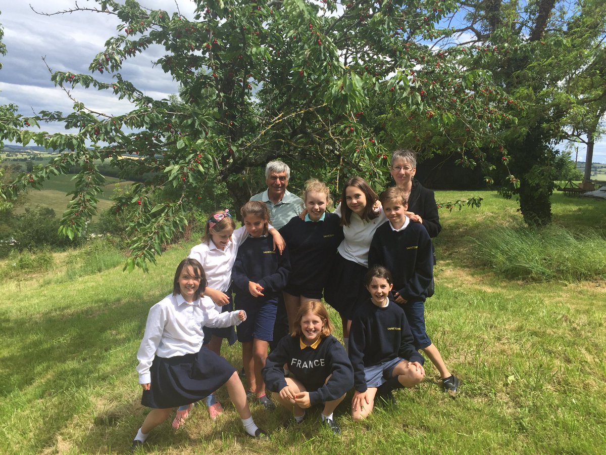 Les bleues ont rencontré le maire du village de Sauveterre hier après-midi
