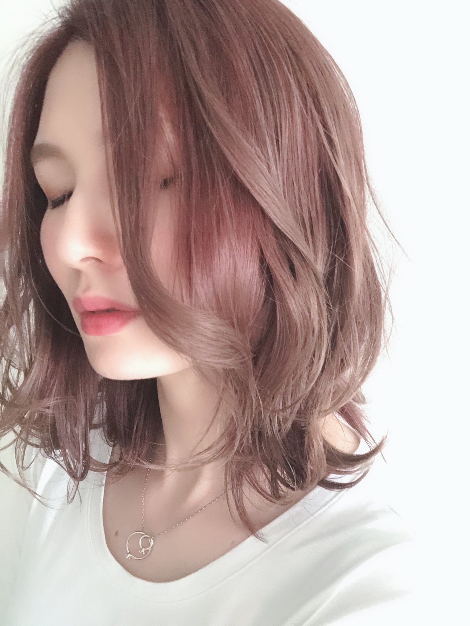 有美 アンチエイジングヘルスコーチ New Hair Color 今回もピンクグレーだけど 前回よりもピンク濃いめにしてもらった そしてなんだかtwitterお久しぶり Ww ヘアカラー ピンクグレー T Co T0vuq0pwss Twitter