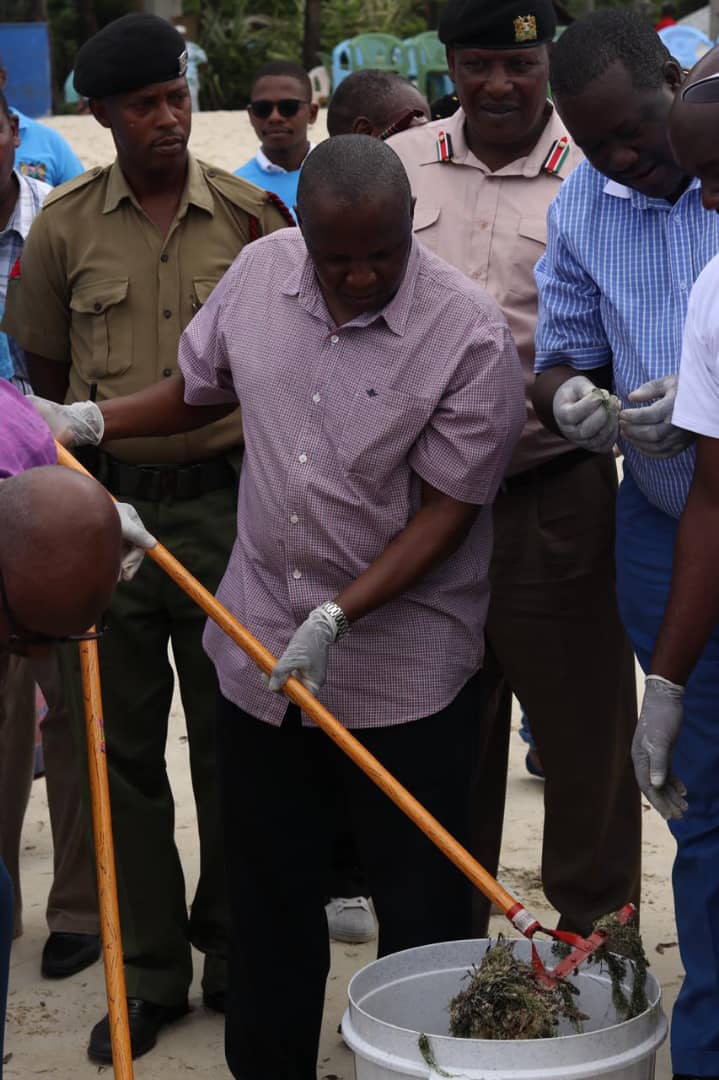 UnescoEast's tweet photo. #Beach Cleanup Currently underway on  #WorldOceansDay2019 #KNATCOM #KEMFRI #WOD2019 #WCS #TUM #SGD14 https://t.co/QDzrsxxKwC