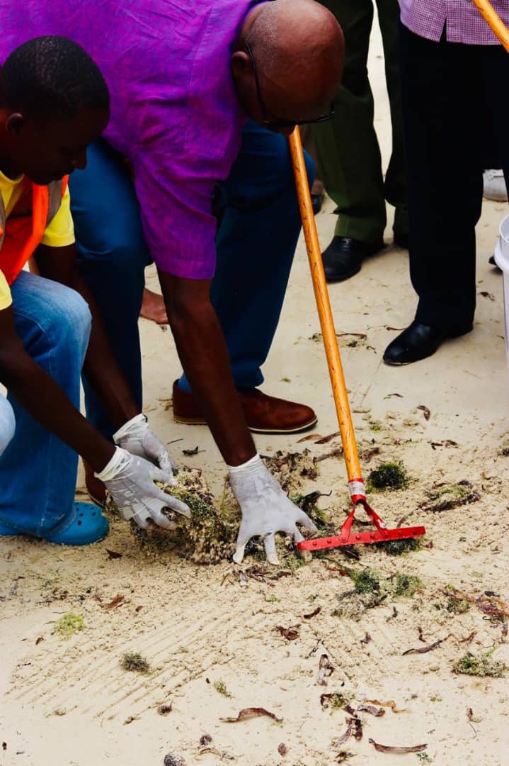 UnescoEast's tweet photo. #Beach Cleanup Currently underway on  #WorldOceansDay2019 #KNATCOM #KEMFRI #WOD2019 #WCS #TUM #SGD14 https://t.co/QDzrsxxKwC