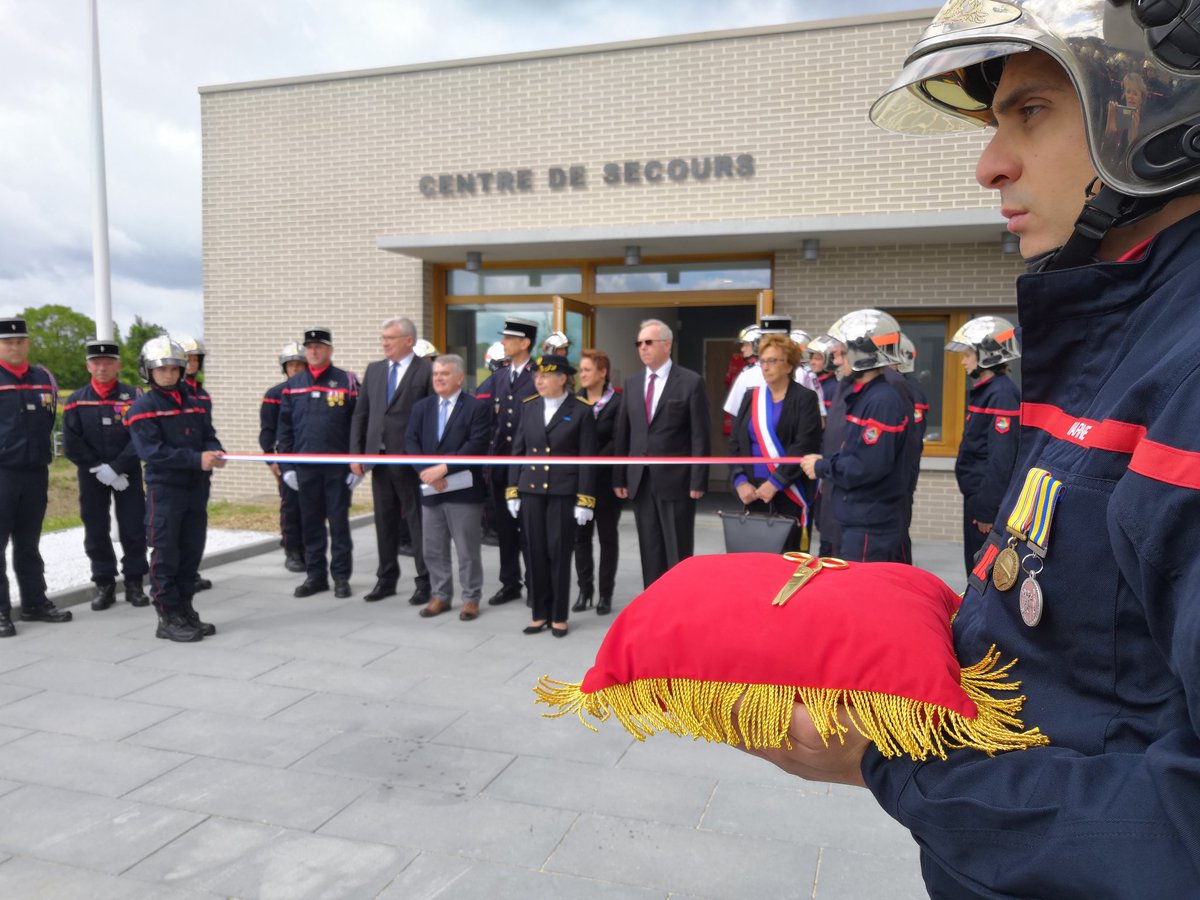 SDIS51's tweet photo. Inauguration du nouveau centre de secours de #Tours sur Marne : coupure du ruban et dévoilement de la plaque inaugurale par les élus @sdis51 @DptMarne @Prefet51 #ccgvm https://t.co/RrBzRPfXaK