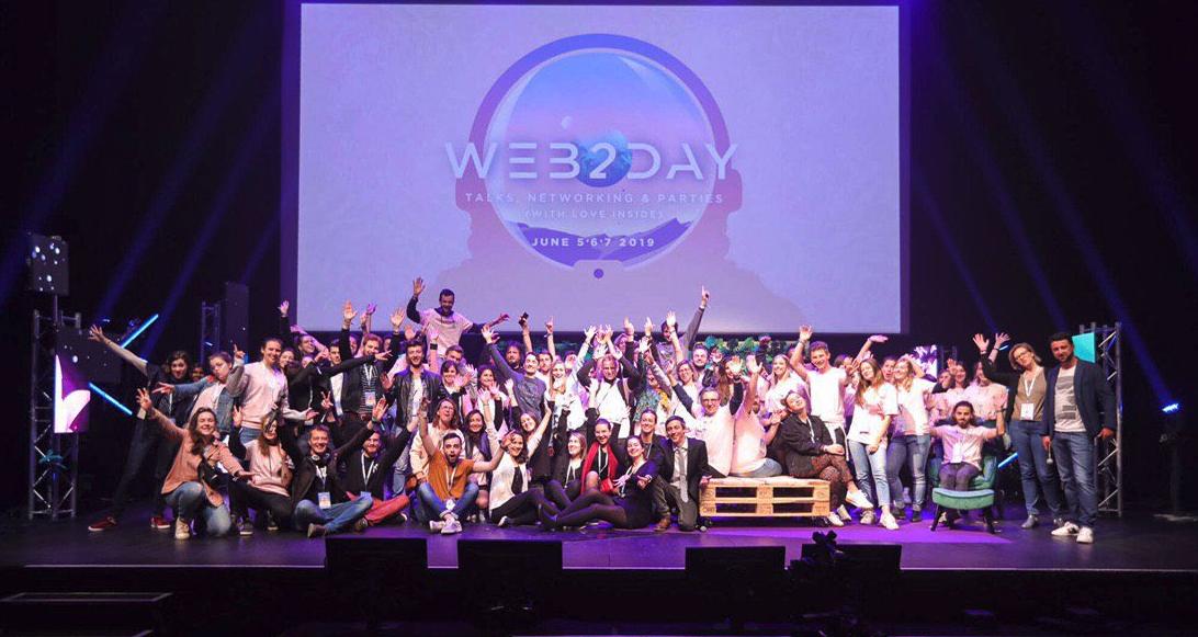 EstellePrusker's tweet photo. Clap de fin pour le #Web2day 2019 : bravo @adrienpoggetti @Magaliolivier, toute l'équipe @CantineNantes et les nombreux bénévoles (👏 les étudiants @audencia_com ) pour cette belle édition ! 
Du vent, du mouvement mais un #Festival au final riche et très vivant ! 👏👏👏 https://t.co/Gd6XCP4cJG