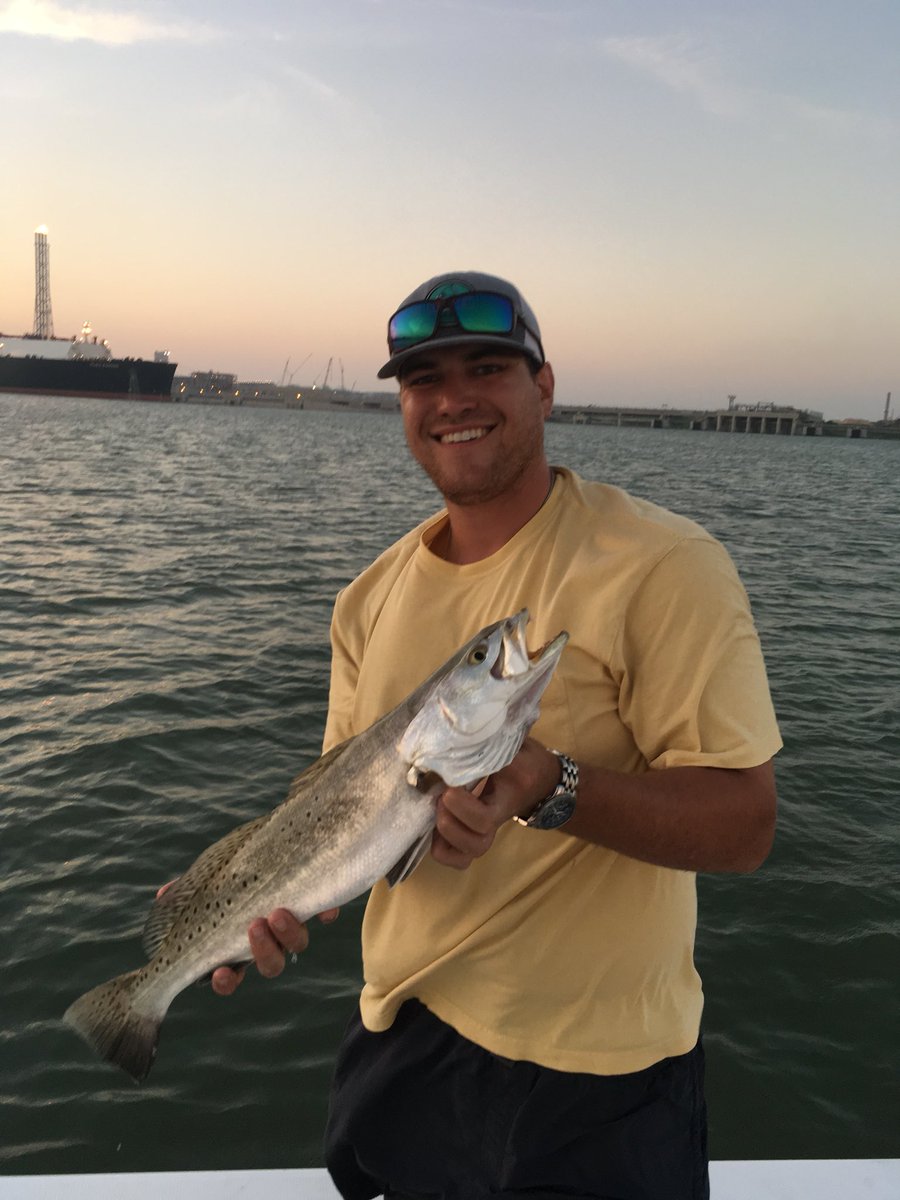 Kevin_hahn's tweet photo. Great afternoon on the water with @tanner_hahn https://t.co/CLYRa9GI8S