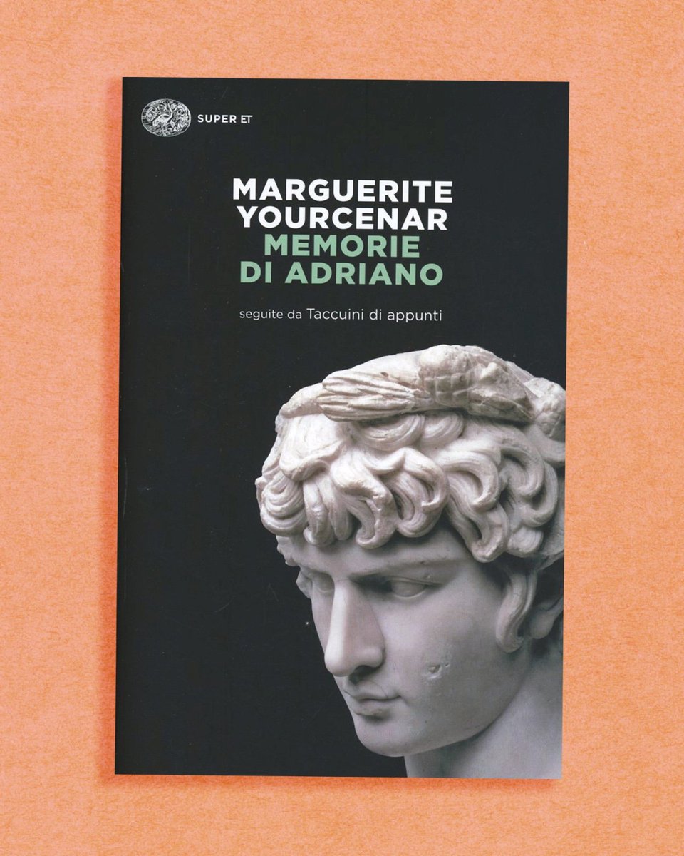 «L'amore è un castigo. Ci punisce di non aver saputo restare soli»

Marguerite Yourcenar

Nasceva l'#8giugno 1903 la scrittrice francese. Autore di quel capolavoro conosciuto come "Memorie di Adriano"