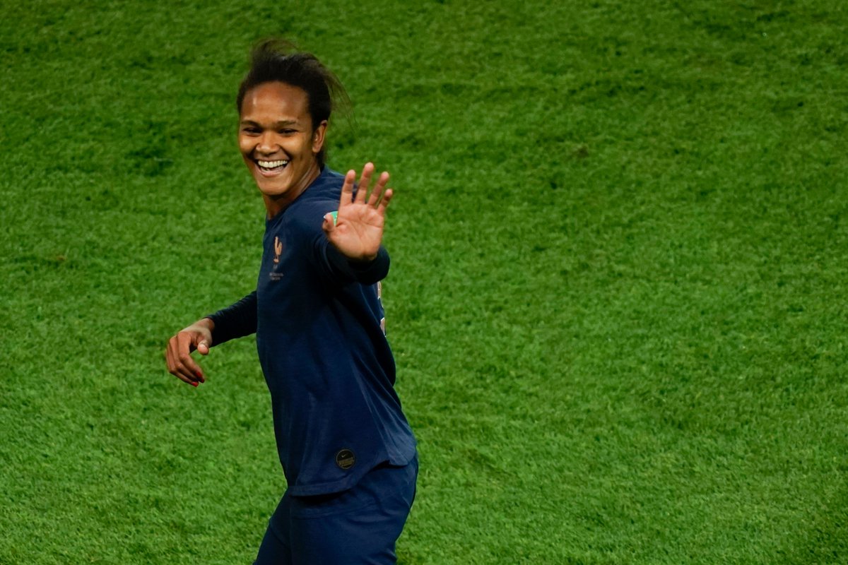 thefield_in's tweet photo. #FRAvsKOR

Towering headers and neat finishes, the hosts #FRA put on a show for a packed house at the Parc des Princes in the #FIFAWWC opener

Watch highlights here:
https://t.co/ZVdEpVswz9 https://t.co/I7Wn5ALWEY