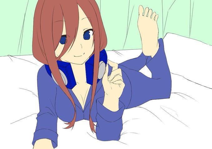 さえぐささんがTwitterに投稿した中野三玖(五等分の花嫁)のイラスト。