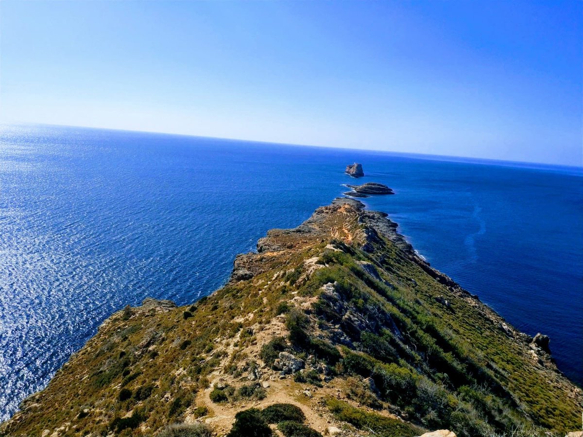 El mar, no se cuida solo desde la orilla, también hay que hacerlo desde tierra, pues todo está conectado.
La polución del aire llega al mar, como los plásticos y residuos de productos químicos y medicamentos.
¡Di NO al plástico, consume menos y mejor! #DiaMundialDeLosOceanos