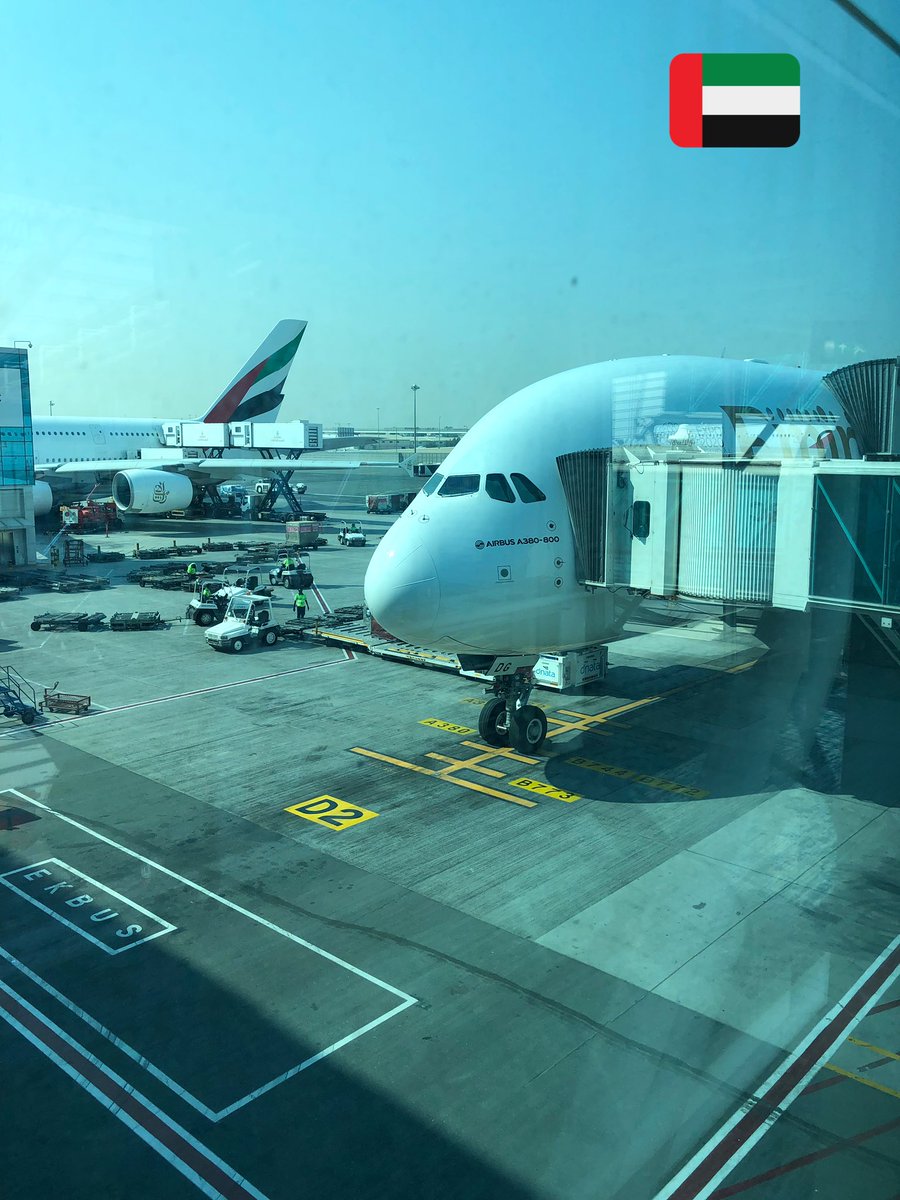 TeacherToolkit's tweet photo. Good morning from #Dubai, UAE 🇦🇪 

35 Celsius outside at 9AM! Working with colleagues on Sunday/Monday at @JESSDubai school 🏫 - particularly interested in how they are using #EdTech to feedback.

Source A: London 
Source B: Dubai 
(Spot the difference)

https://t.co/RPIyyQWtNq https://t.co/g6NMuYMq2Q