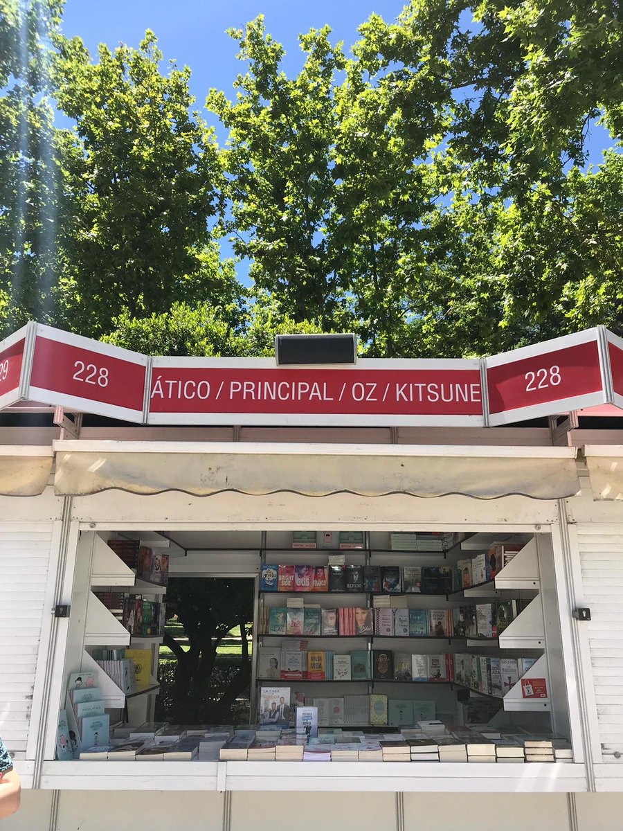 Estamos en la caseta 228 de la @FLMadrid con todos estos libros y muchos más. ¡Os esperamos! #FLMadrid #nosgustalahistoria #nosgustanlosclásicos #literatura #libros #ficción #ensayo #historia