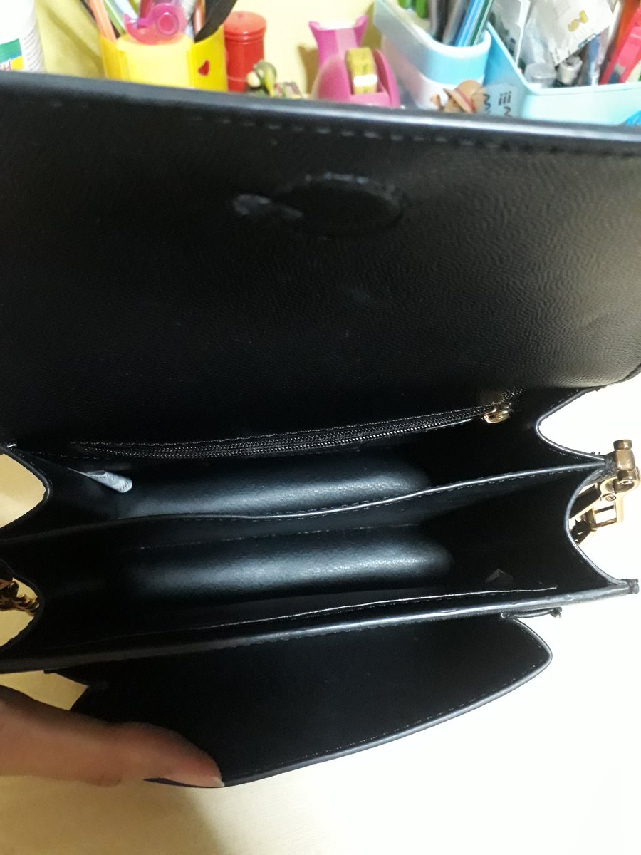 gingerbellg's tweet photo. กระเป๋าชายแอนคีสส ของแท้ ส่งต่อ 1000ถ้วนรวมส่ง  ใบเล็กแต่จุของได้เยอะมากก สายโซ่สีทอง

#ส่งต่อกระเป๋า
#ส่งต่อกระเป๋ามือสอง
#กระเป๋ามือสอง #กระเป๋าแบรนด์ #กระเป๋าสะพาย #ส่งต่อเสื้อผ้ามือ2 #ส่งต่อเสื้อผ้ามือ2 #ส่งต่อเสื้อผ้า #เสื้อผ้ามือสองราคาถูก #เสื้อผ้ามือ2 #เสื้อผ้าราคาถูก https://t.co/rDfK6nZN44