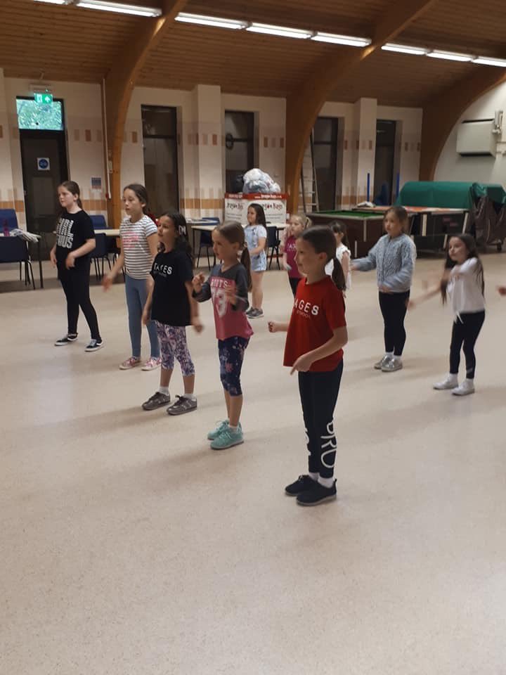 It’s Saturday and that means we are with our fabulous #SevenSistersStage8 students in the <a href="/SistersHall/">Seven Sisters Community Hall</a> 😁🎵😁 See you all soon😁 <a href="/AlliPinkyG/">Allison Gough</a>